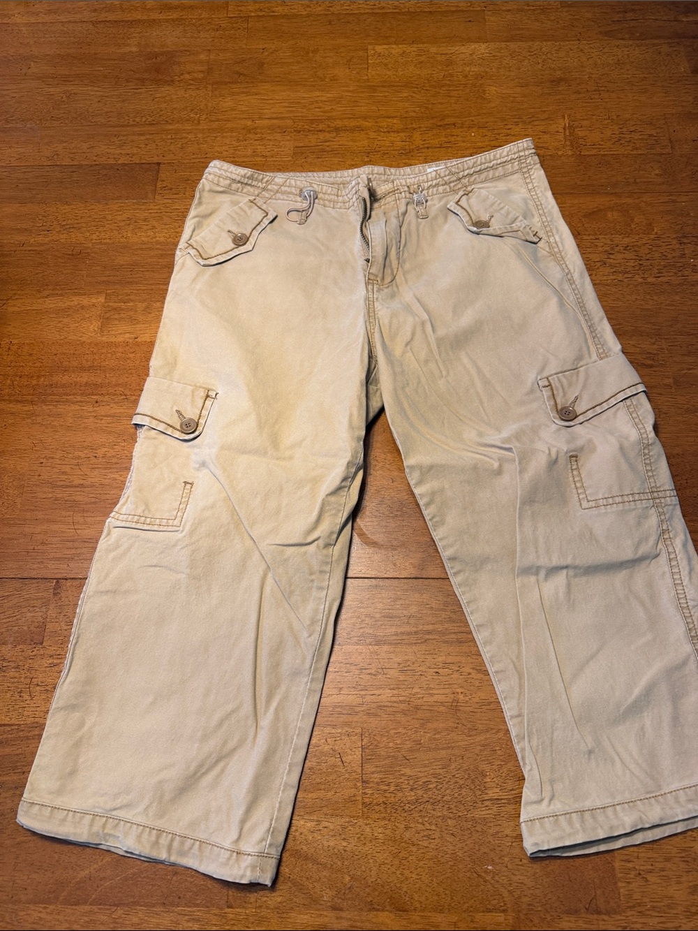UNIONBAY Women's Light Beige Cargo Capris
